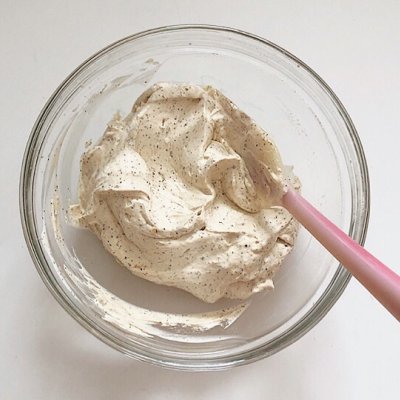 焦糖伯爵紅茶奶油蛋糕，清新茶香甜而不膩，手殘黨也能做